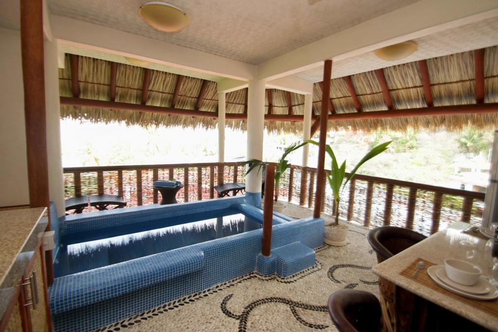 Hotel Villas Las Azucenas Zihuatanejo Exterior photo