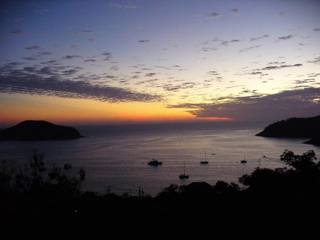 Hotel Villas Las Azucenas Zihuatanejo Exterior photo
