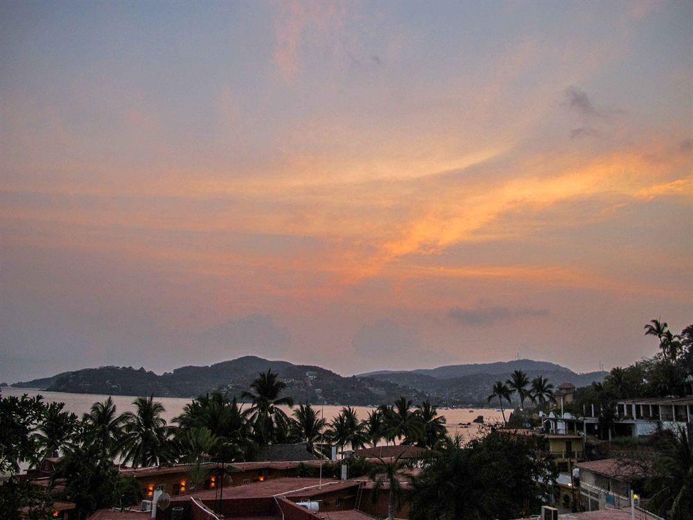 Hotel Villas Las Azucenas Zihuatanejo Exterior photo